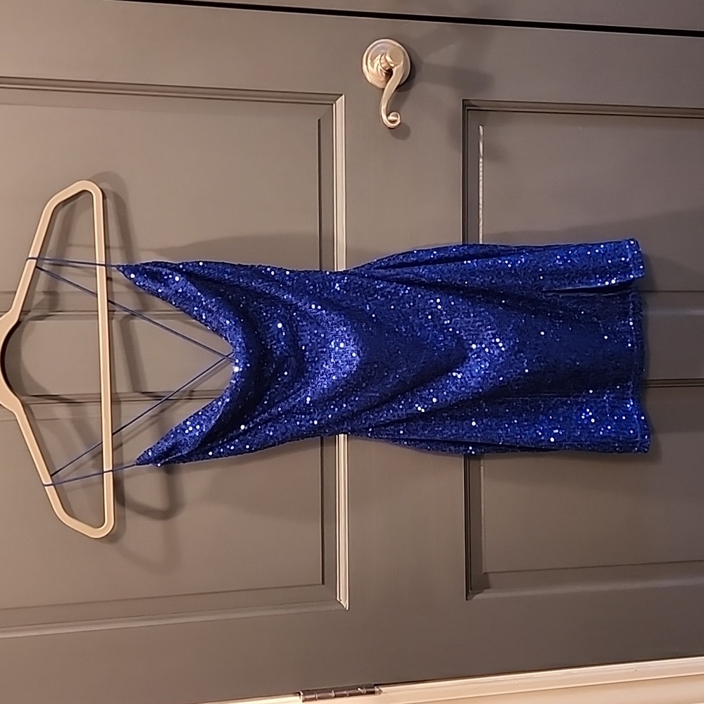 Windsor women's size S sequin royal blue homecoming dress.  Like new.